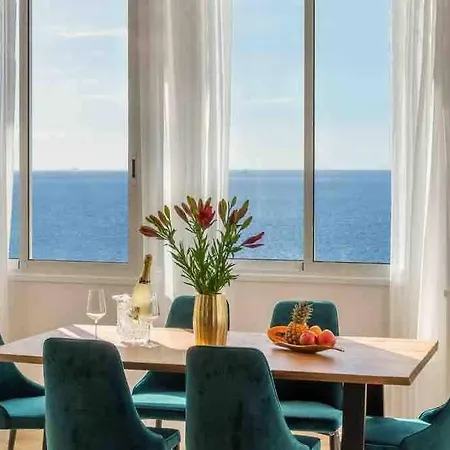 Esmeralda. Luxury. 1 Line Of The Ocean. View! Quality! アパート
