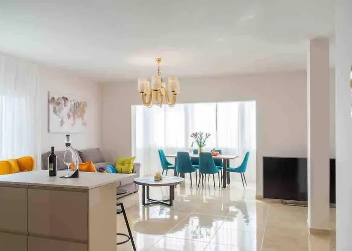 Esmeralda. Luxury. 1 Line Of The Ocean. View! Quality! *